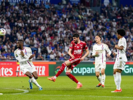 Comment Regarder Brest vs Lyon Gratuitement en 2025